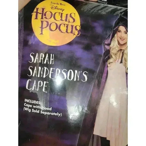 Sarah Sanderson's Cape - Picture 3 of 5